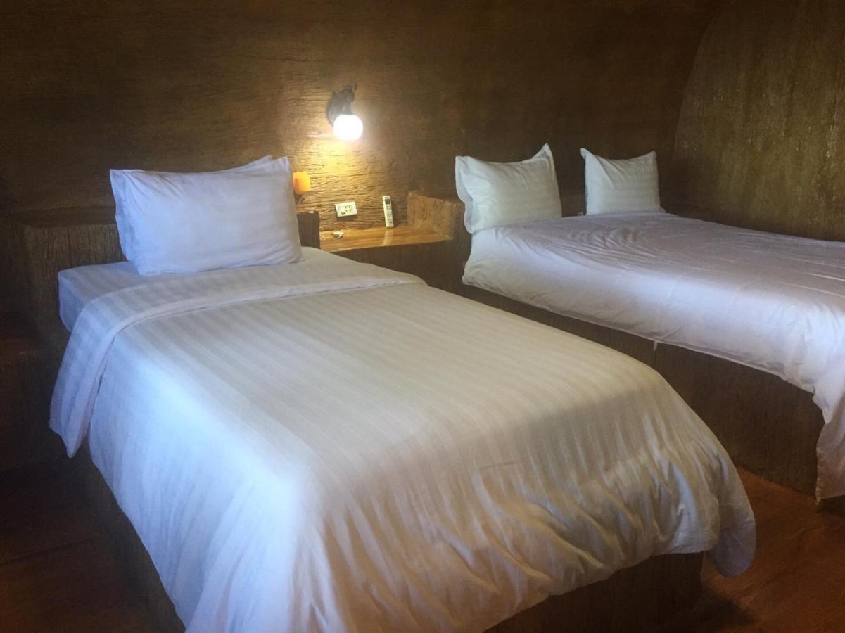 Hotel Ban Tawansongfa Lang Suan Exterior foto